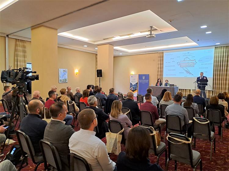 Slika /slike/ISPU/4.4.2023.ISPU.Zagreb.2.jpg