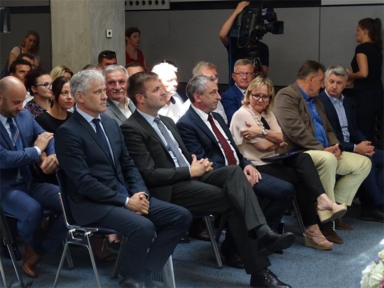 Slika /slike/Ministar/2019_07_02_Hrvatske_vode_1.jpg