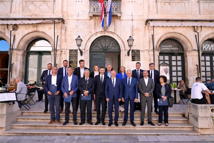 Slika /slike/Ministar/2024_04_12-image-1.JPG