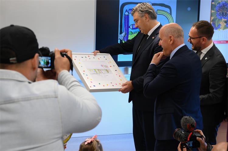 Slika /slike/Ministar/2024_10_01-image-1.jpg