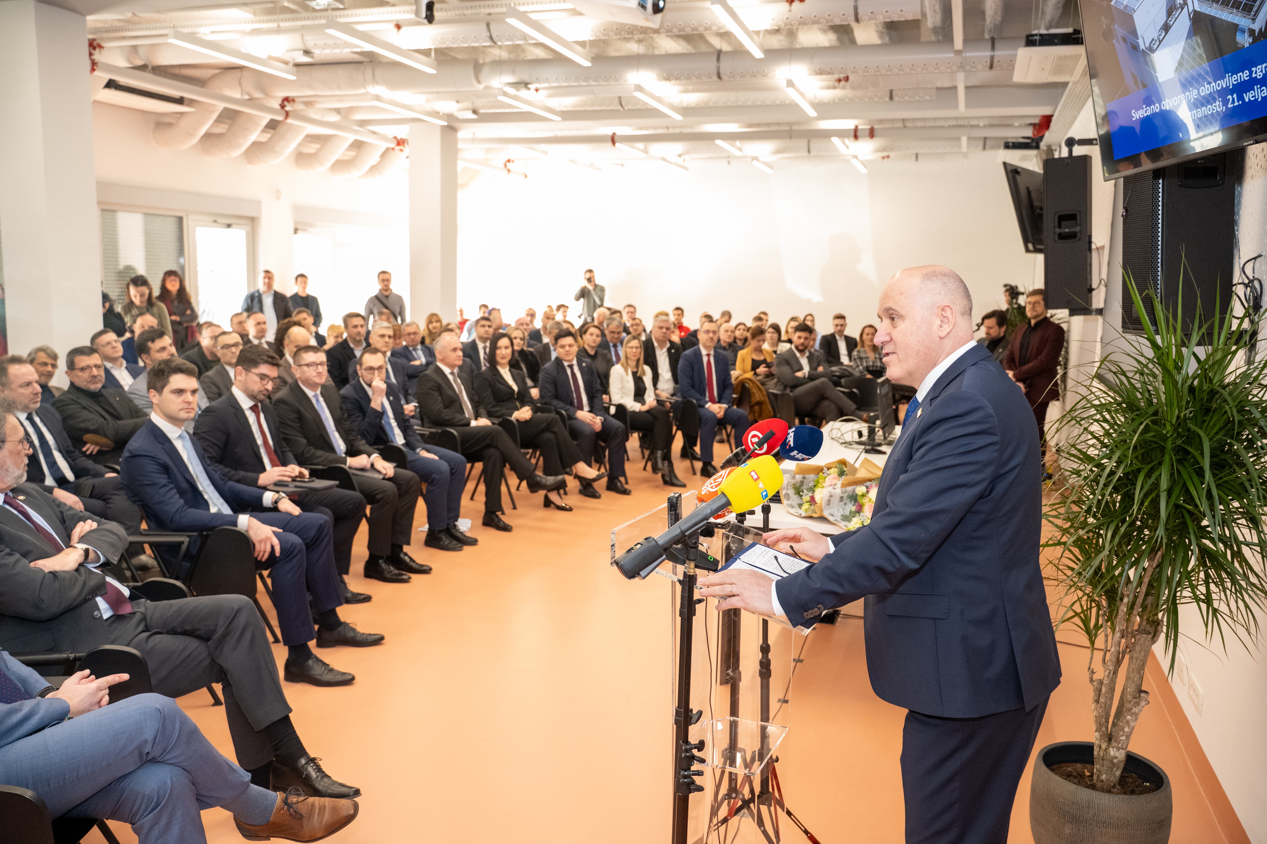 Slika /slike/Ministar/2025_02_21-image1F.jpg