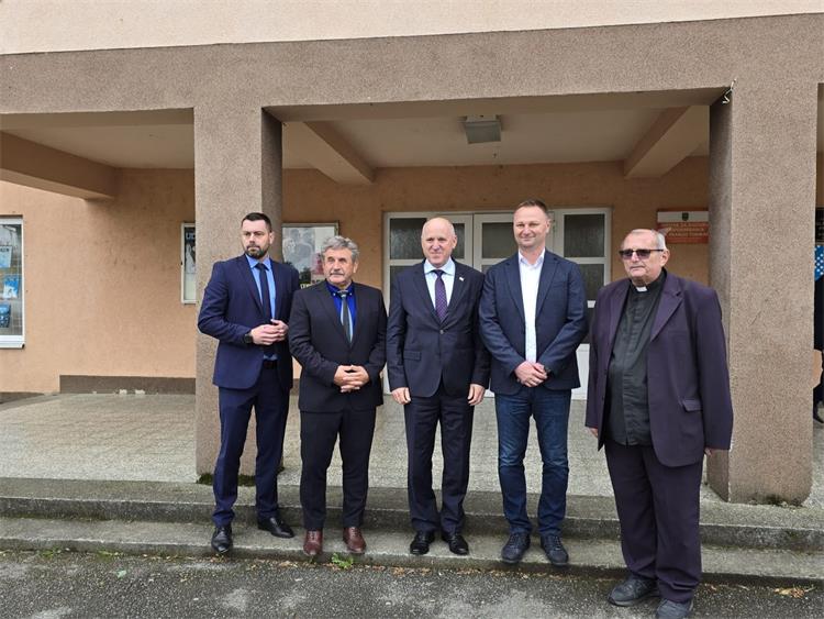 Photo /slike/Ministar/Grub_Polje_1.jpg