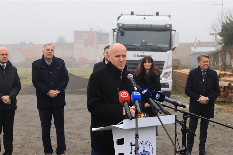 Slika /slike/Ministar/HN_20251202329502.jpg