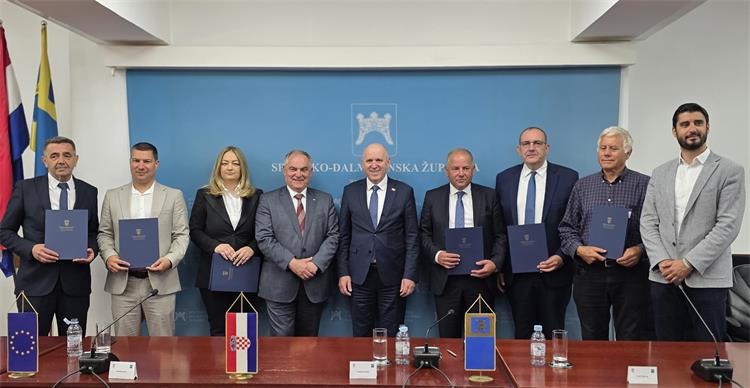 Slika /slike/Ministar/IMG-20250509-WA0058.jpg