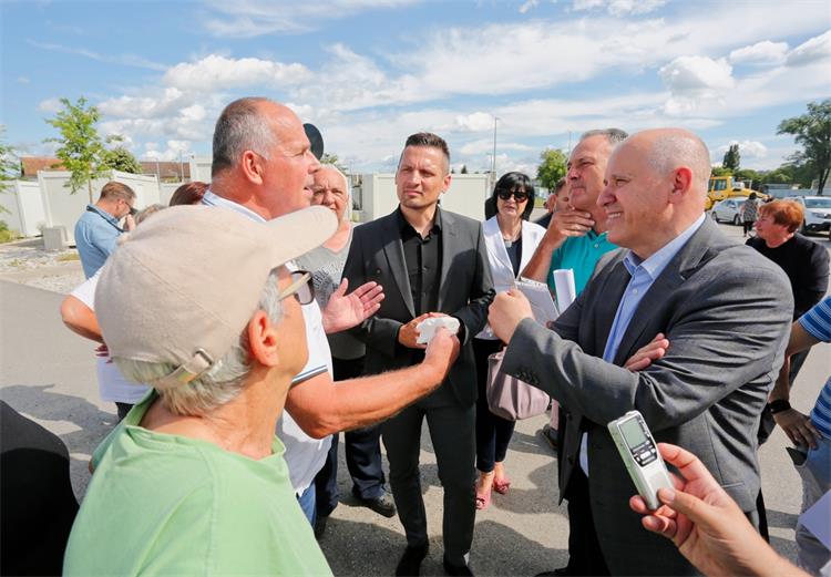 Slika /slike/Ministar/_J8A8351.jpg