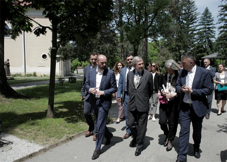 Slika /slike/Opcenito/2022_05_20_Petrinja-1H.jpg