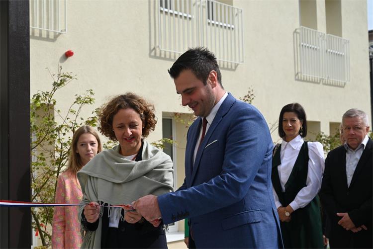 Slika /slike/Opcenito/2024_09_19-image-4Sisak.jpg